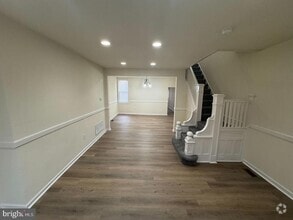 Building Photo - 5835 Catharine St