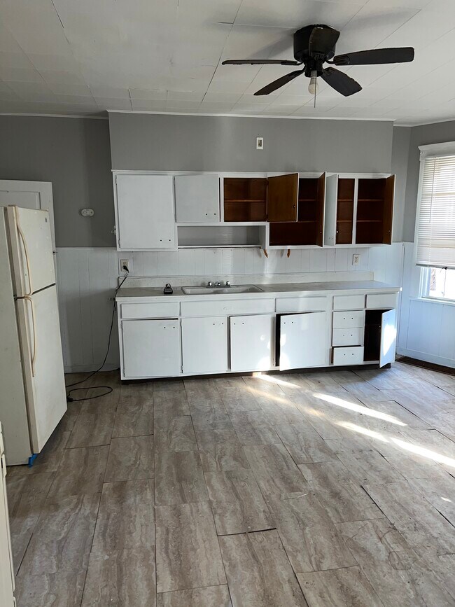 Building Photo - 6701 Gertrude Ave