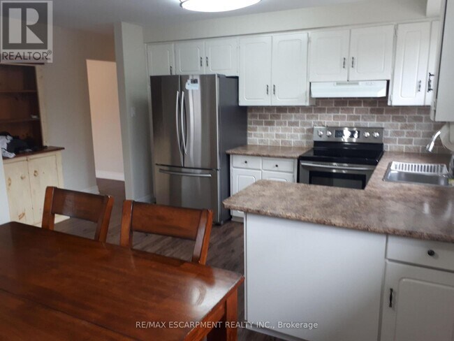 Photo du bâtiment - 2003 Carrera Ln