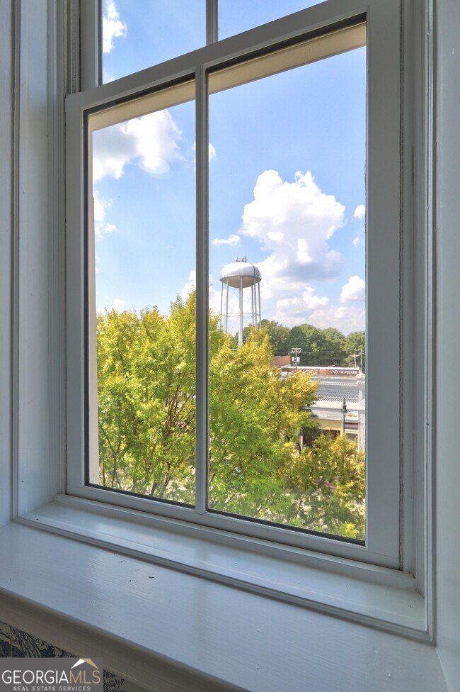 Building Photo - 123 N Broad St