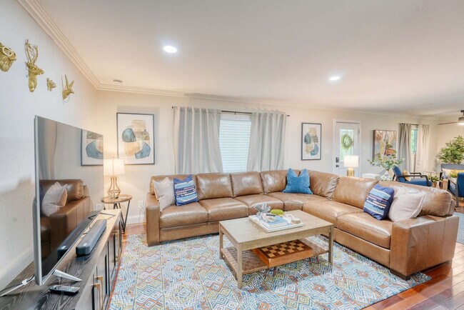 Foto del edificio - 20891 Lakeshore Dr