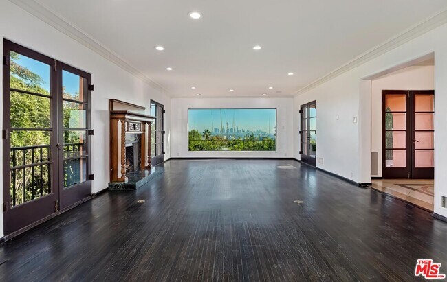Building Photo - 2441 Chislehurst Dr