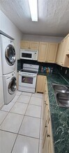 Building Photo - 10000 NW 80th Ct