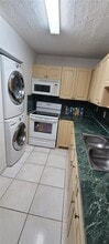 Building Photo - 10000 NW 80th Ct