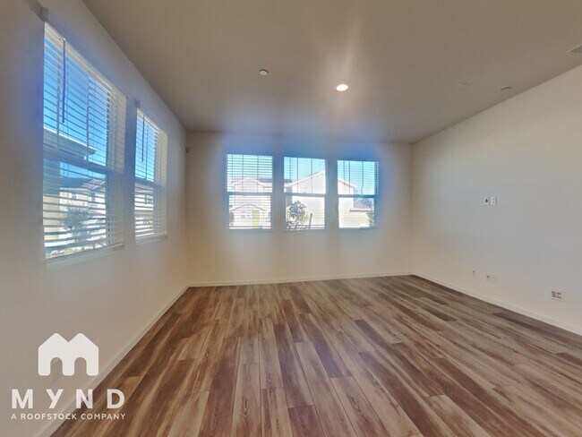 Foto del edificio - 7942 Pitcher St