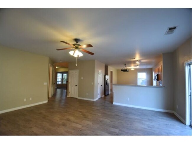 Building Photo - 507 Waterfall Dr
