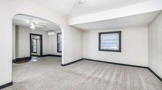 Foto del edificio - 1208 Rhomberg Ave