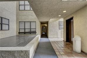 Building Photo - 2/2 Renovated Condo in Central Austin