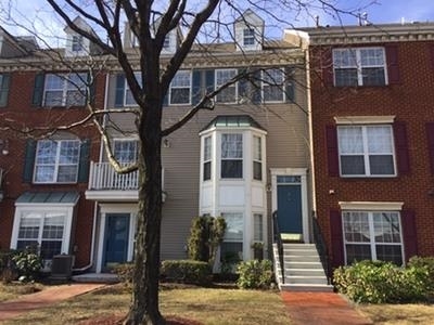 Building Photo - 8 Society Hill Dr N