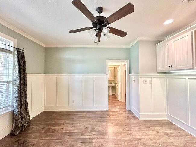 Building Photo - Coming Soon! Show Stopping Home in Flint!