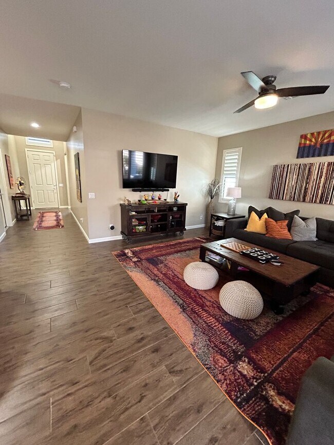 Foto del edificio - Winter Furnished Home!