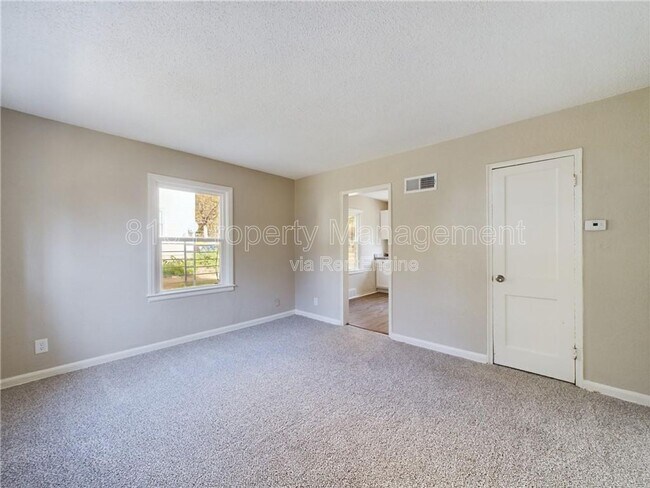 Foto del edificio - 7433 Arleta Blvd