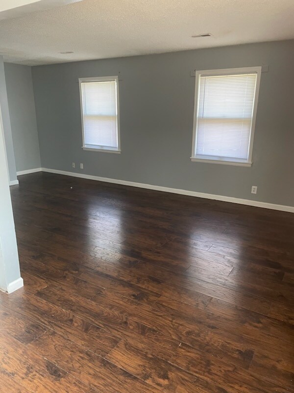 Building Photo - 2331 N Rosedale Ave