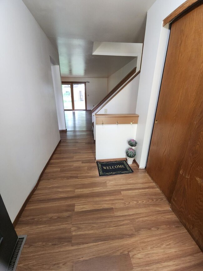Foto del edificio - 1104-1104 E Northwood Dr