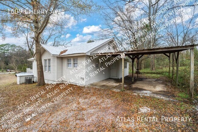Building Photo - 1609 Cherry Ave
