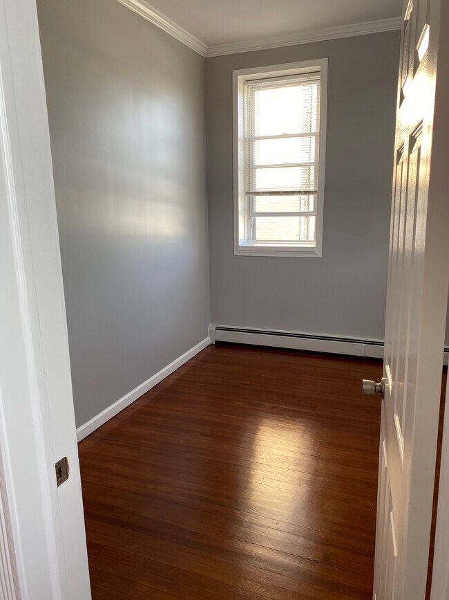 Building Photo - 82 Hackensack St