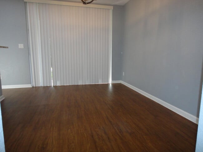 Foto del edificio - 2912 Hidden Hills Rd