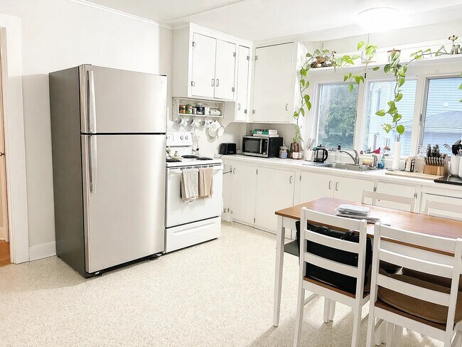 Foto del edificio - 123 Thimble Islands Rd