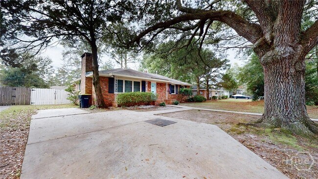 Building Photo - 329 Oxford Dr