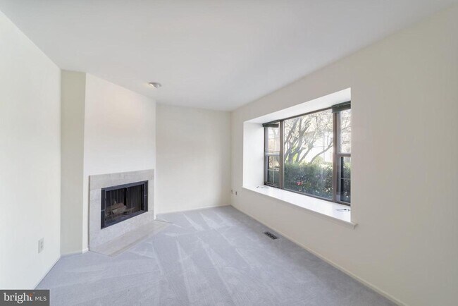 Foto del edificio - 10 Liberte Ln