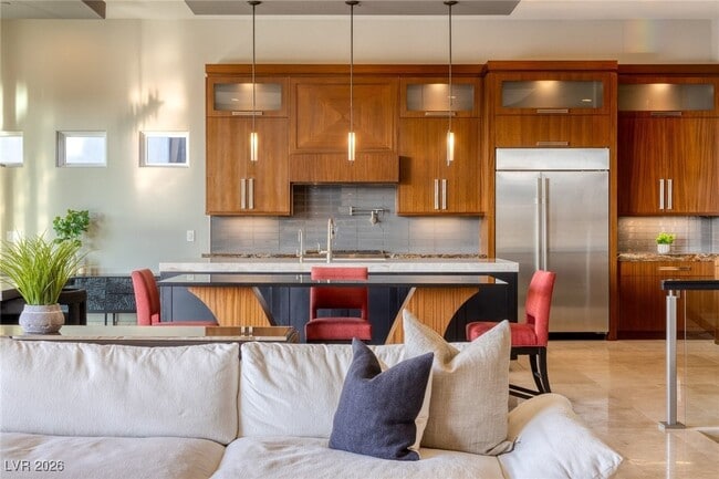 Building Photo - 675 Scenic Rim Dr