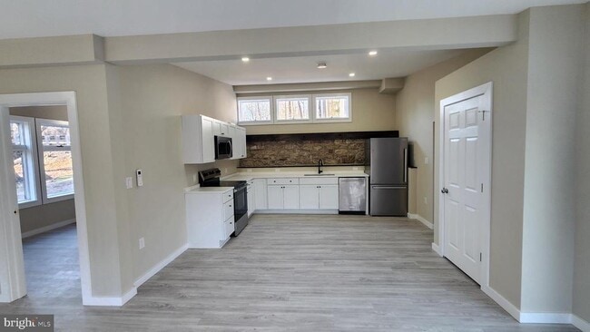 Building Photo - 57 S Limekiln Pike