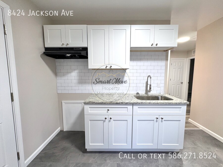 Foto principal - 8424 Jackson Ave