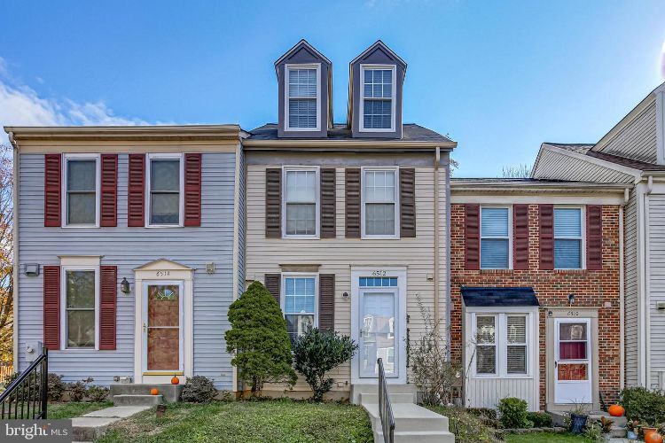Foto principal - 6512 Ducketts Ln