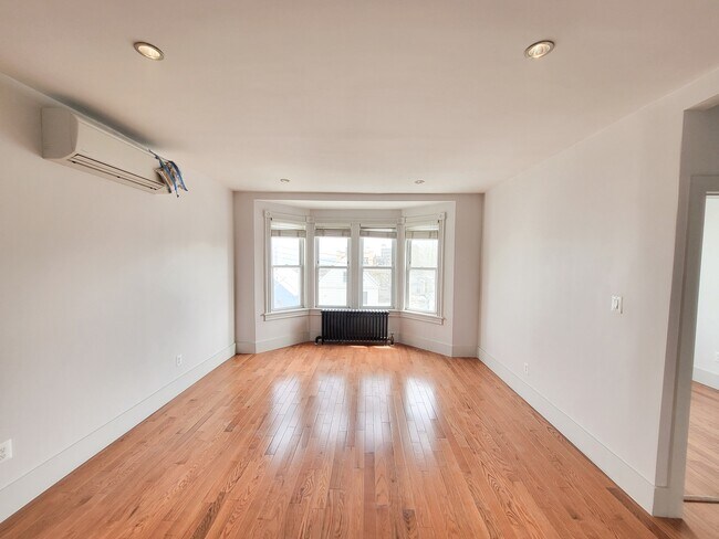 Building Photo - 26 Ormond Pl