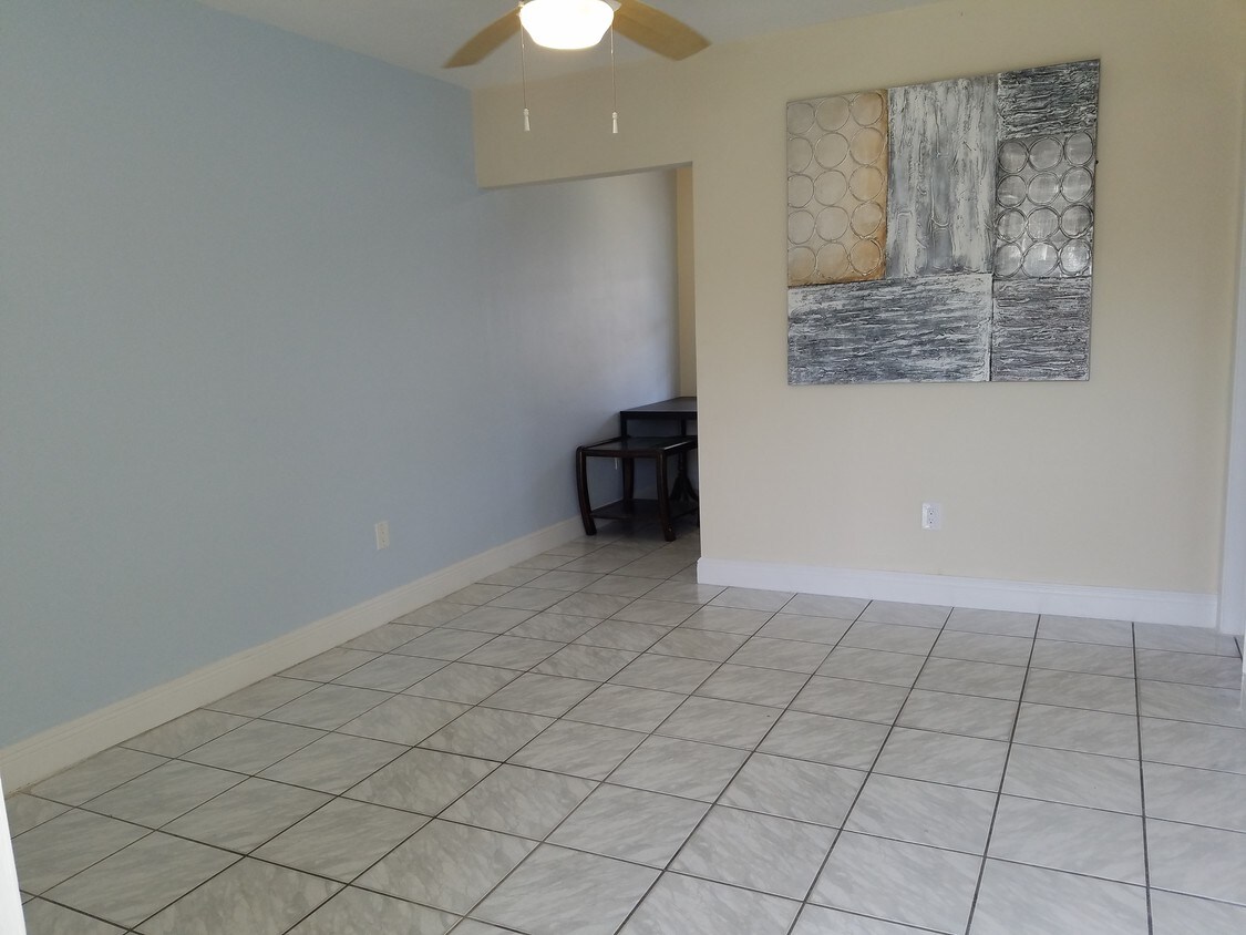 Primary Photo - 1380 NW 25th St