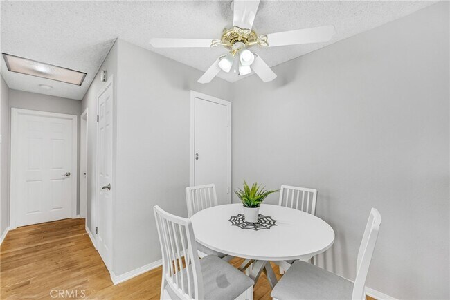 Foto del edificio - 878 W Sierra Madre Ave