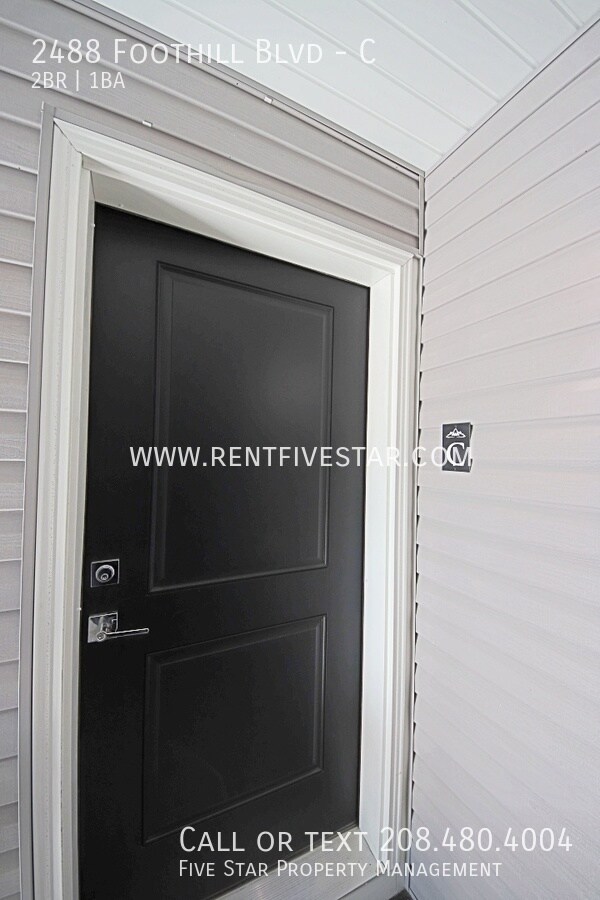 Foto del edificio - 2488 Foothill Blvd