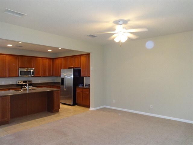 Foto del edificio - 7623 Colbury Ave