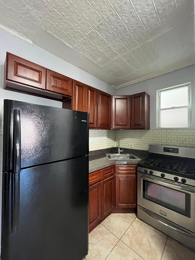 Building Photo - 391 Avenue C