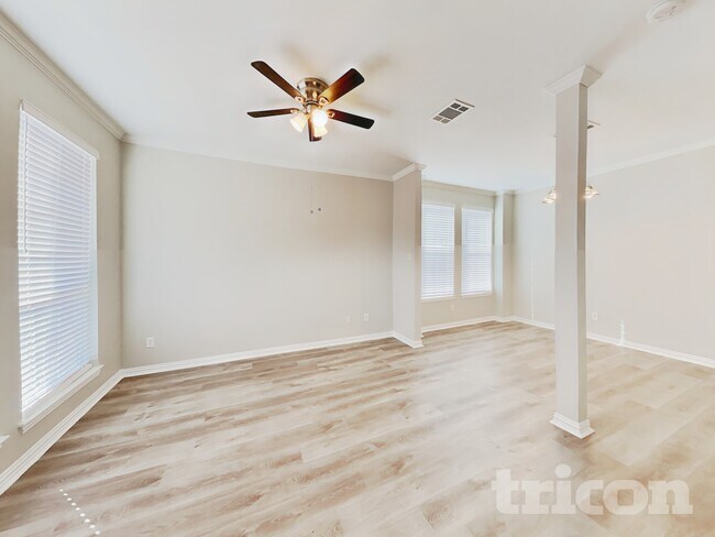 Building Photo - 2705 Lauren Way