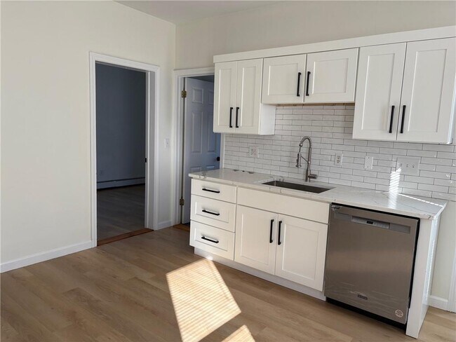 Building Photo - 191 Nashua St