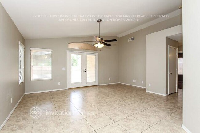 Foto del edificio - 14761 W Lucas Ln