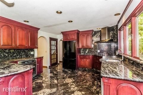 Primary Photo - 6 br, 5 bath House - 190 Wilson Rd