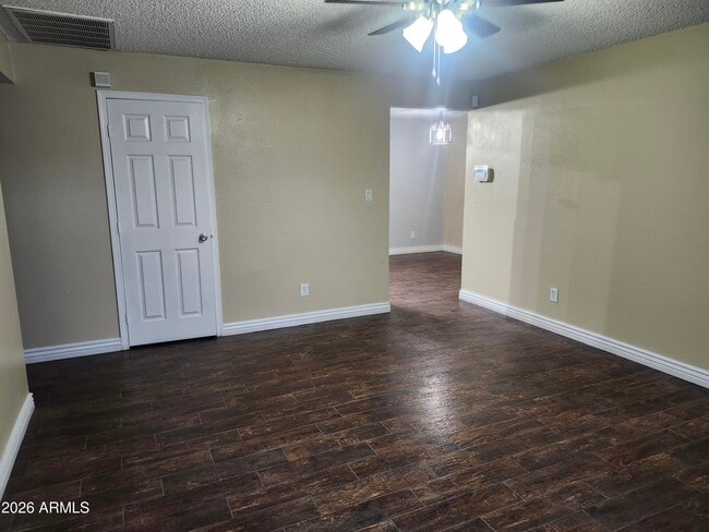 Foto del edificio - 5025 W Vernon Ave