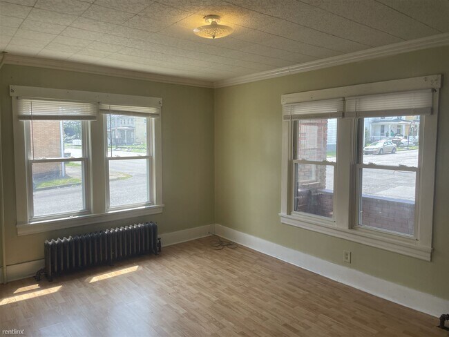 Building Photo - 4 br, 1.5 bath House - 1600 2nd Avenue