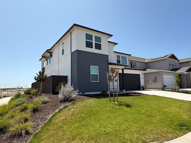 Foto del edificio - Beautiful Northlake 4 BED 3.5 BATH