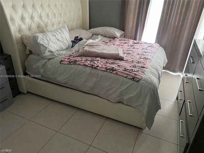 Foto del edificio - 3 br, 1 bath House - 315 NW 57th St # 315