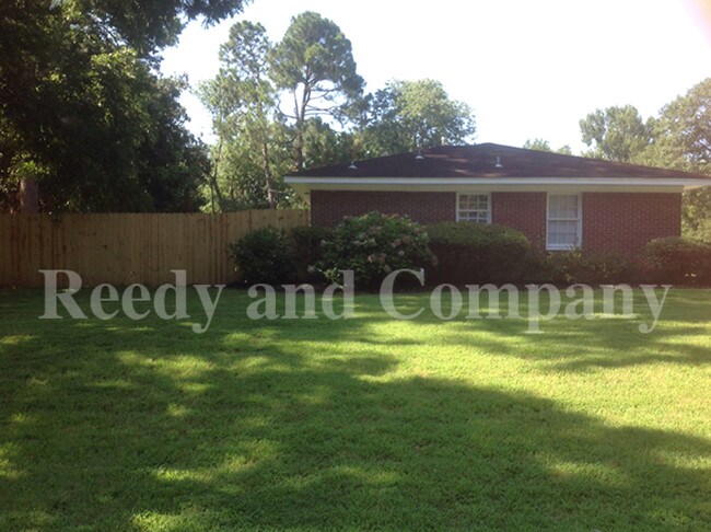 Building Photo - 868 Richland Dr