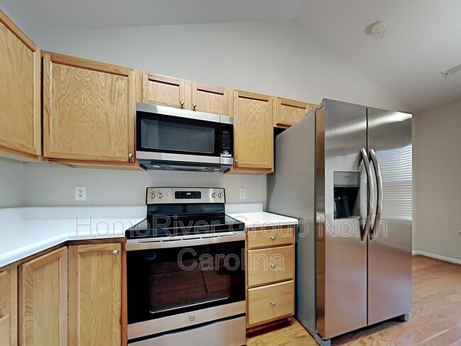 Foto del edificio - 145 Braeburn Dr