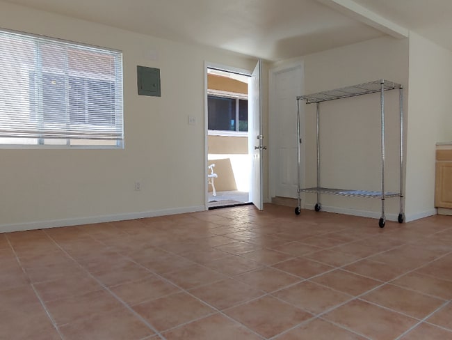 Foto del edificio - 5345 Northridge Ave