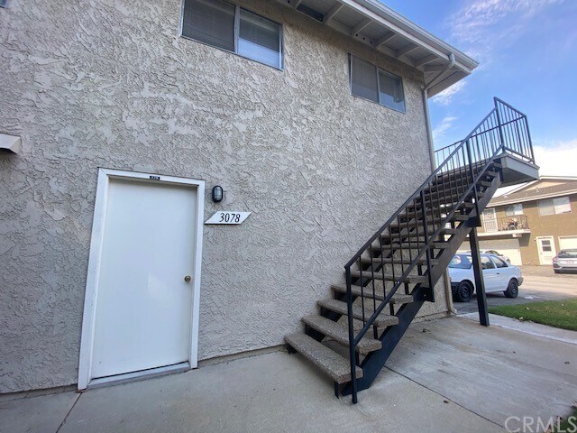 Building Photo - 3078 Knollwood Ave
