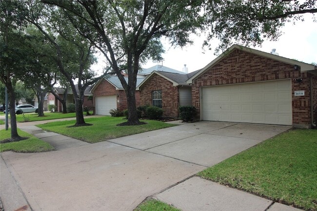 Foto del edificio - 16531 Sperry Gardens Dr