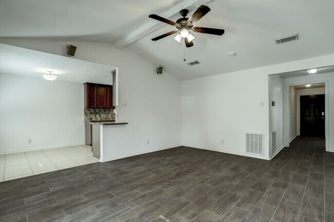 Building Photo - 5827 Farwell Dr