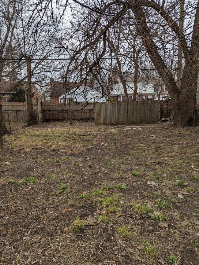 Building Photo - 18417 Glastonbury Rd