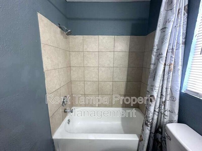 Foto del edificio - 8304 N Mulberry St